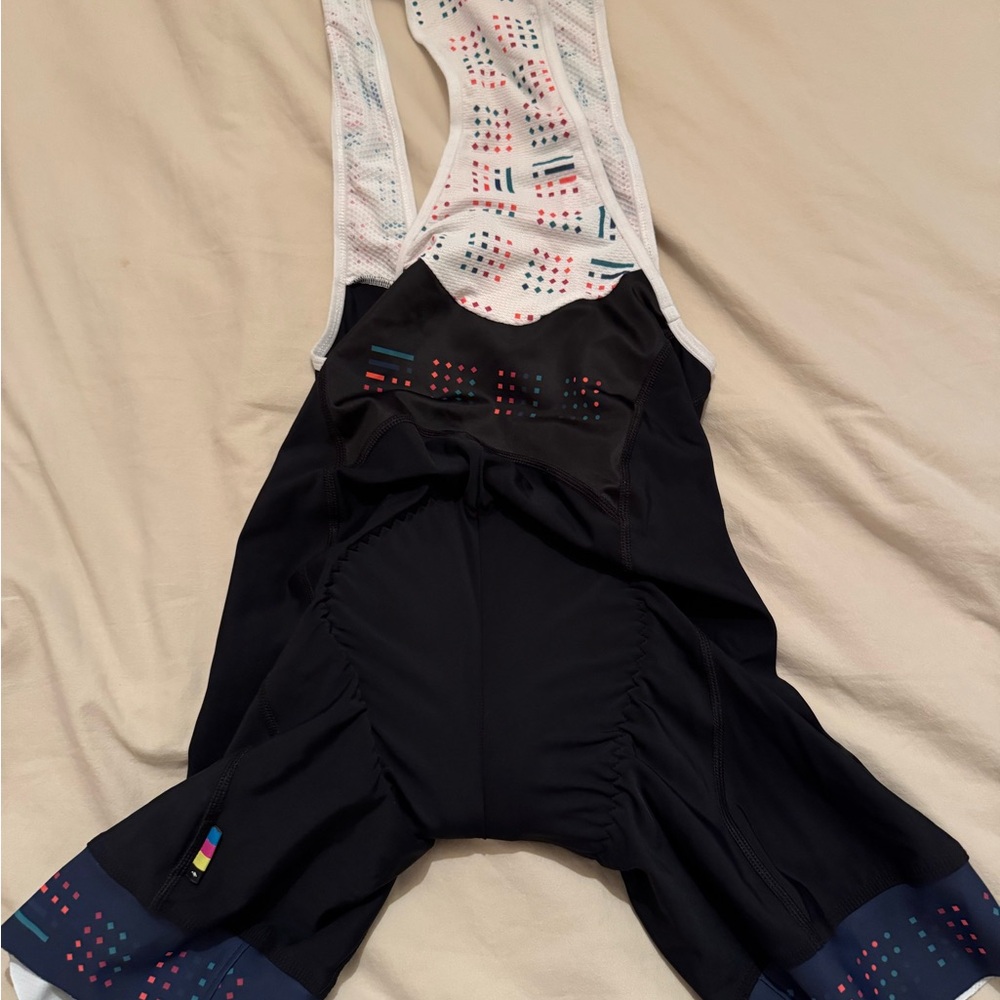 Specialized Jersey, Bib, & Vest Cycling Bundle - Picture 11 of 12
